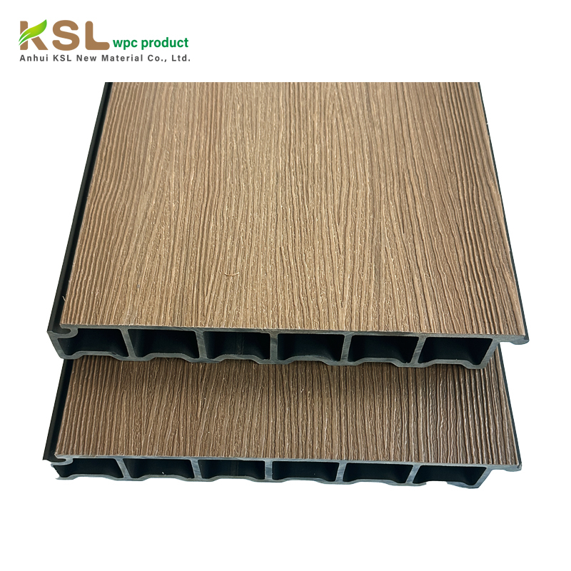 Waterproof Durable Outdoor WPC Flooring Seamless Joints-Traditional Design Wood Grain Surface Anti-Slip Click Locking System
