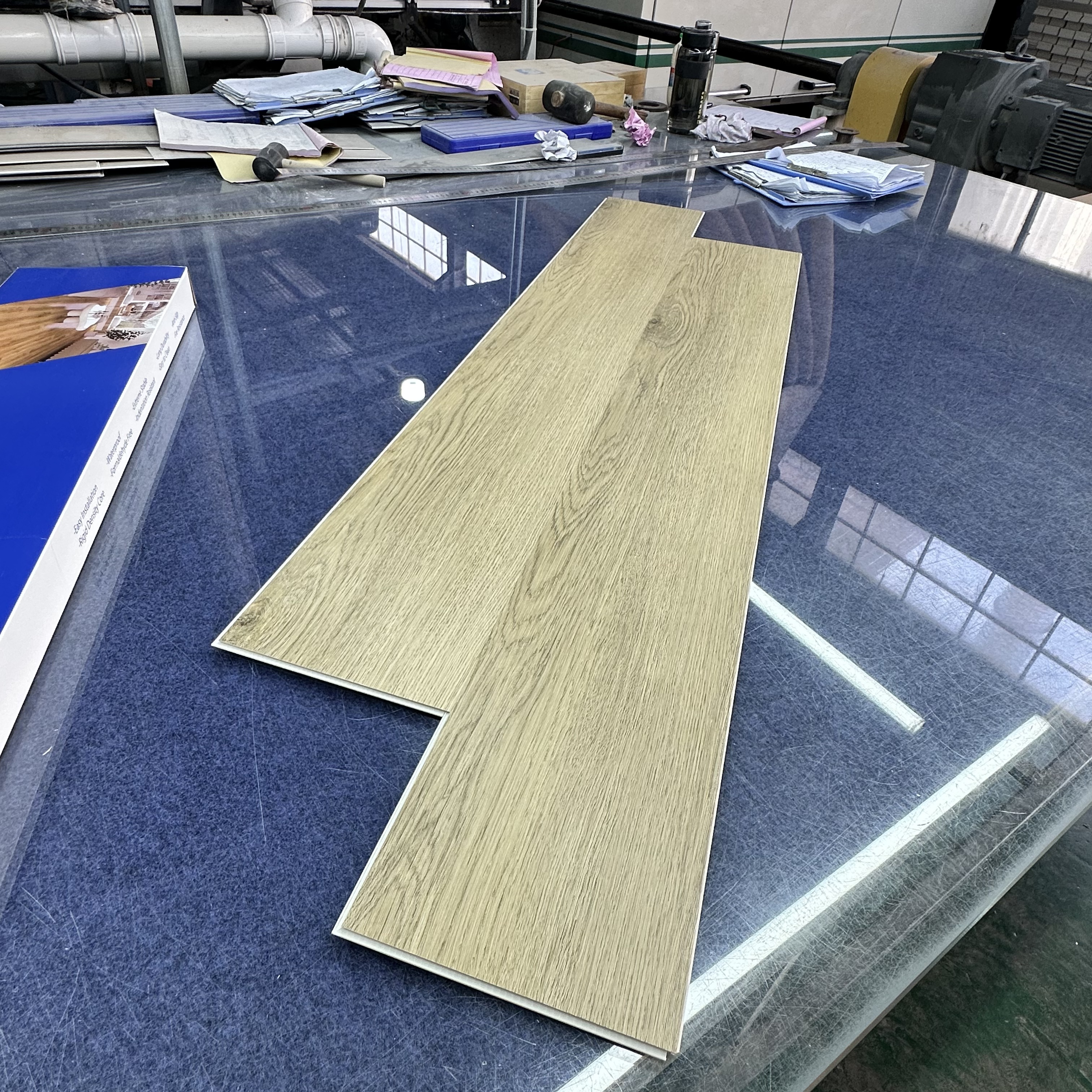 Commercial Luxury Vinyl Pvc Spc Click Lock Plastic Vinyl Interlock Floor Sheet Plank Tiles Waterproof Spc Floor Manufacturer