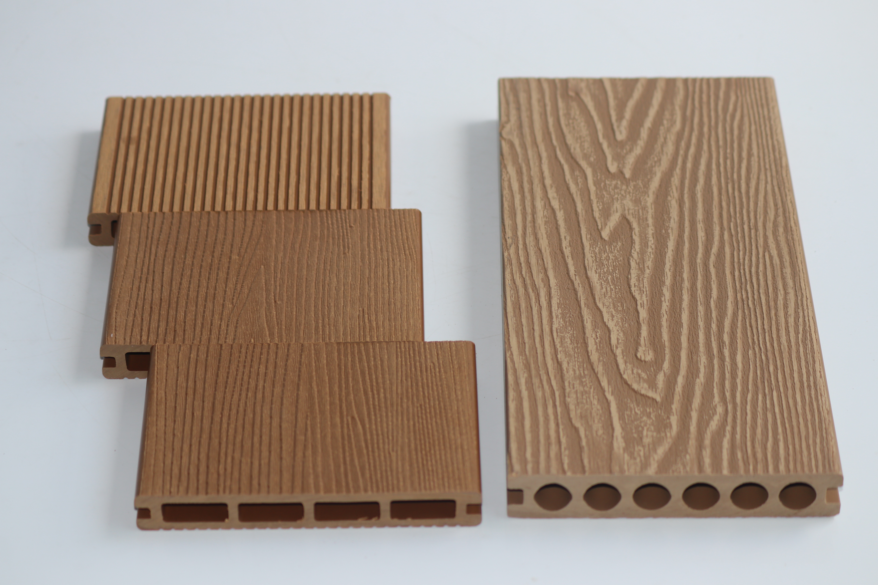 Garage Garden Decking Tiles Waterproof Wood Plastic Composite with Walnut PVC Wood Grain Surface Treatment Garage Tiles