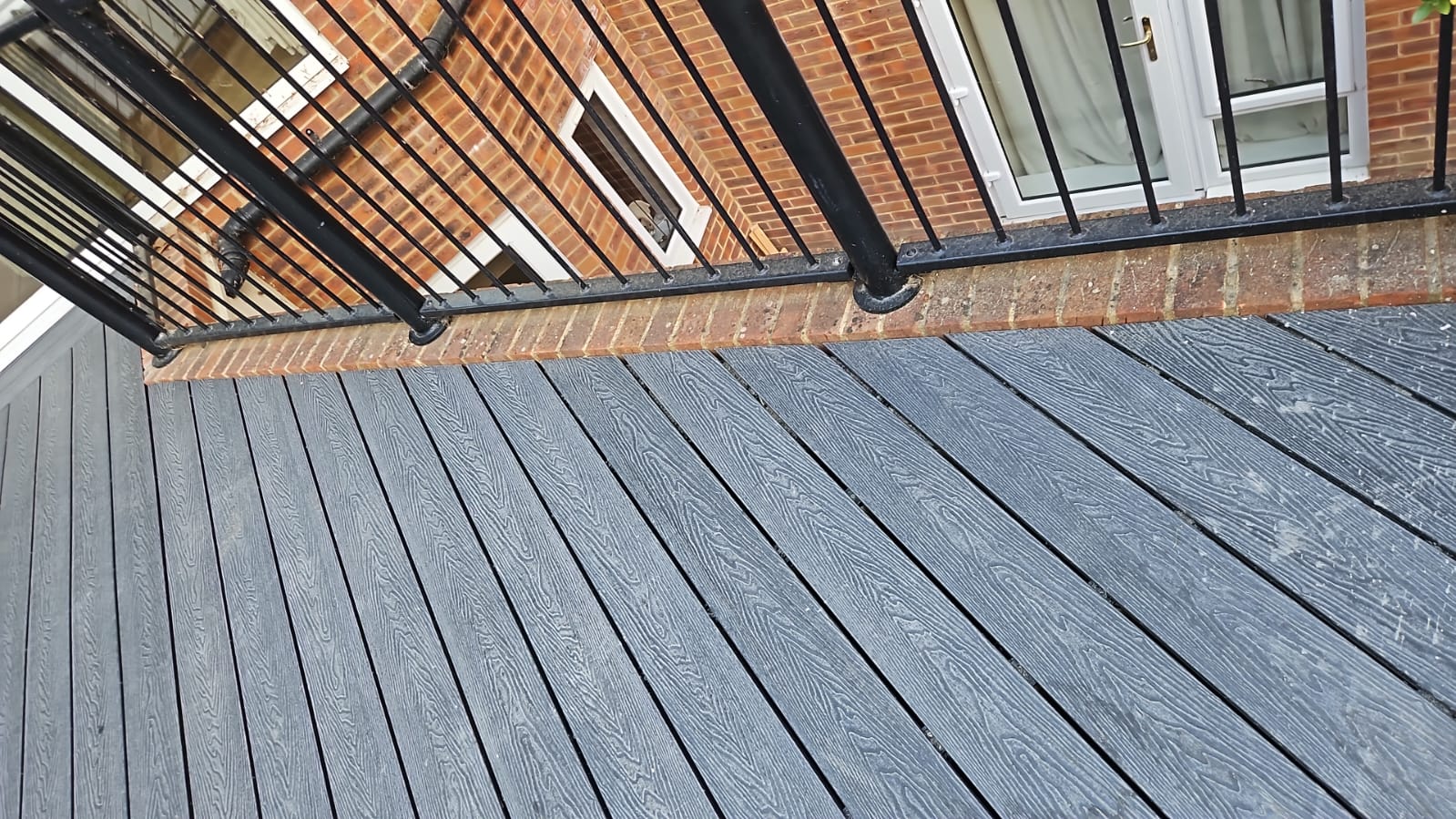 new design 3d embossed waterproof fade slowly anti slip outdoor flooring composite wpc decking