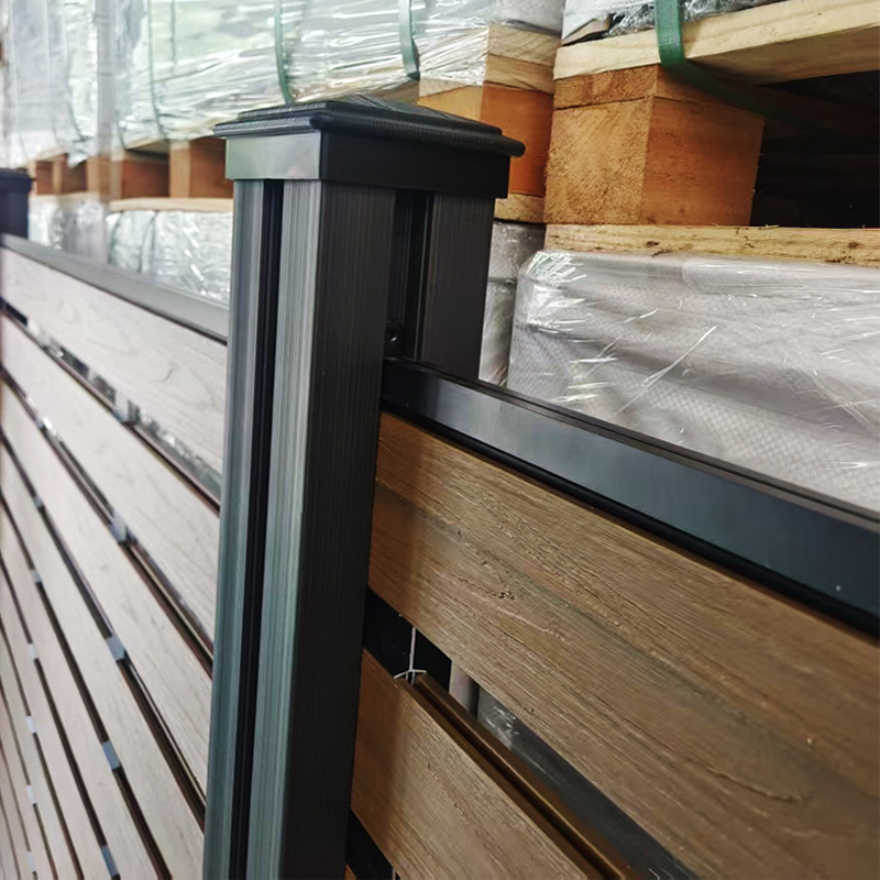Traditional Popular Cheap Fence Grid Gate Plastic Composite Wood Plastic Fence Panel