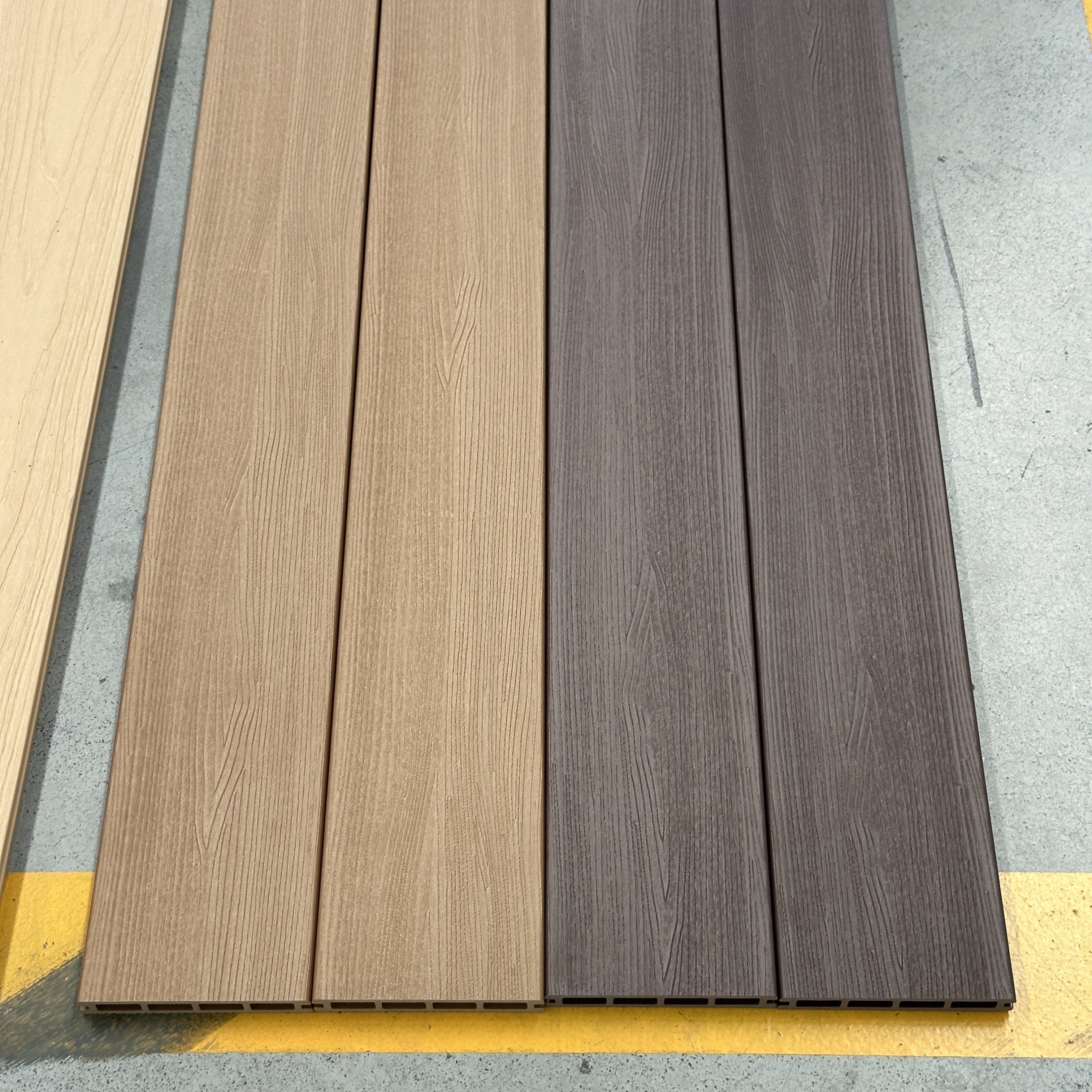 Outdoor floor uses Acacia paving tiles - oiled finish - natural/brown/espresso/golden teak/light oak