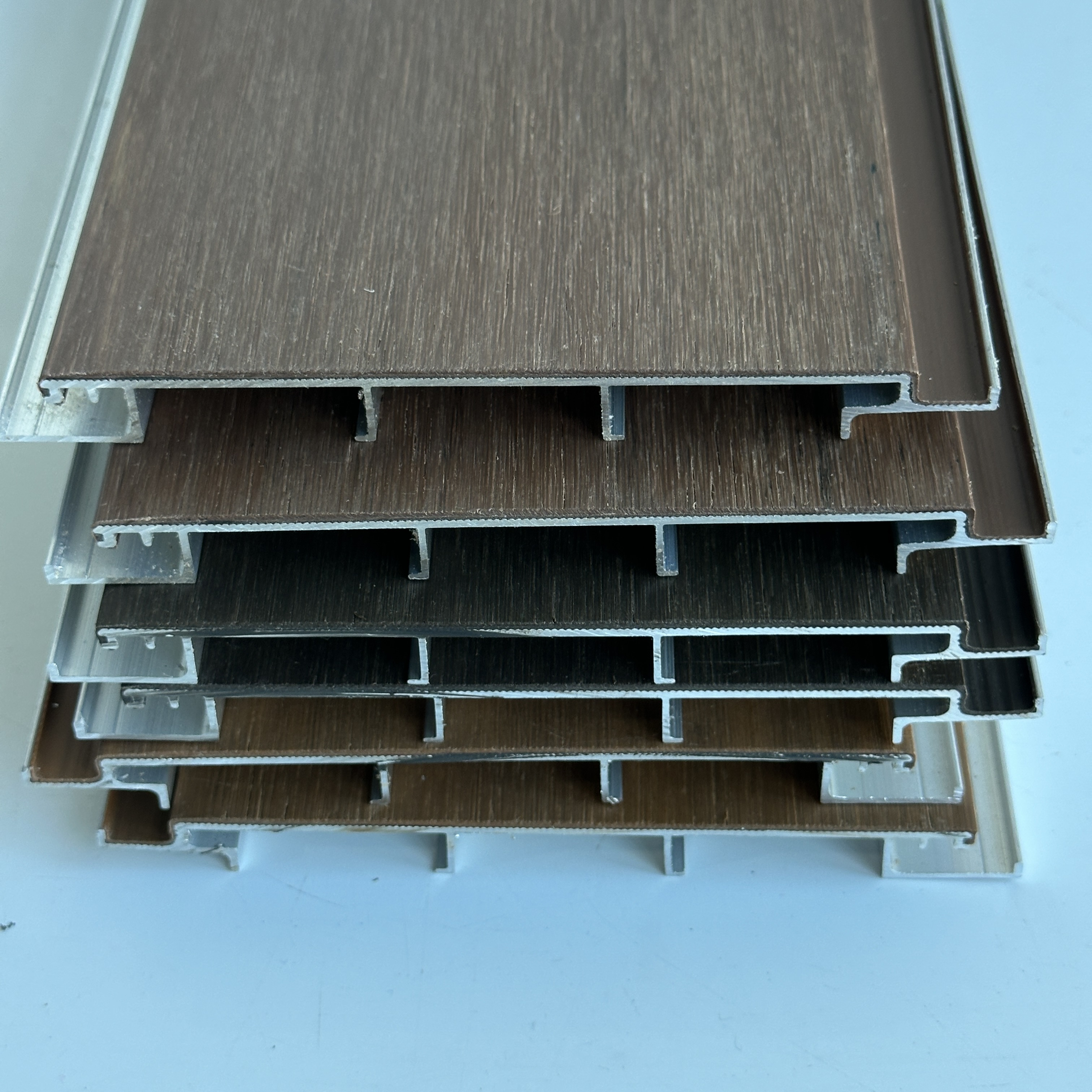 Modern Aluminum WPC Decking Flooring with Wood Grain Surface Waterproof Outdoor Garden Panel