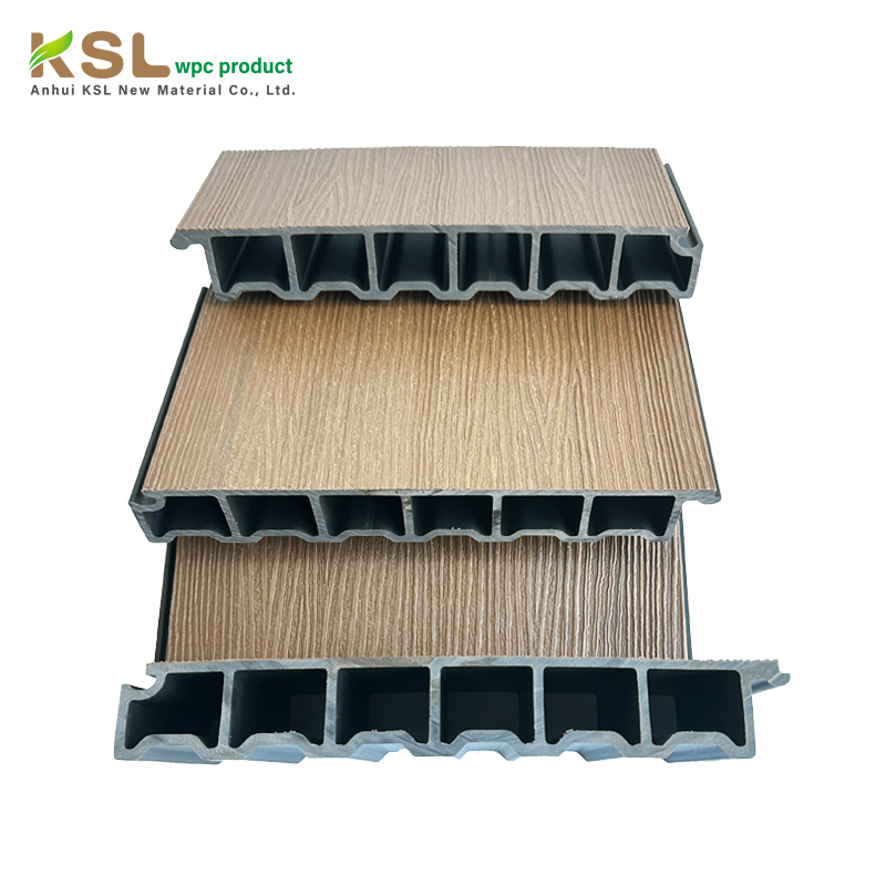 Waterproof 38mm Smooth Outdoor WPC Flooring with Traditional Design Wood Grain Surface Anti-Slip No Need for Clips/Joists