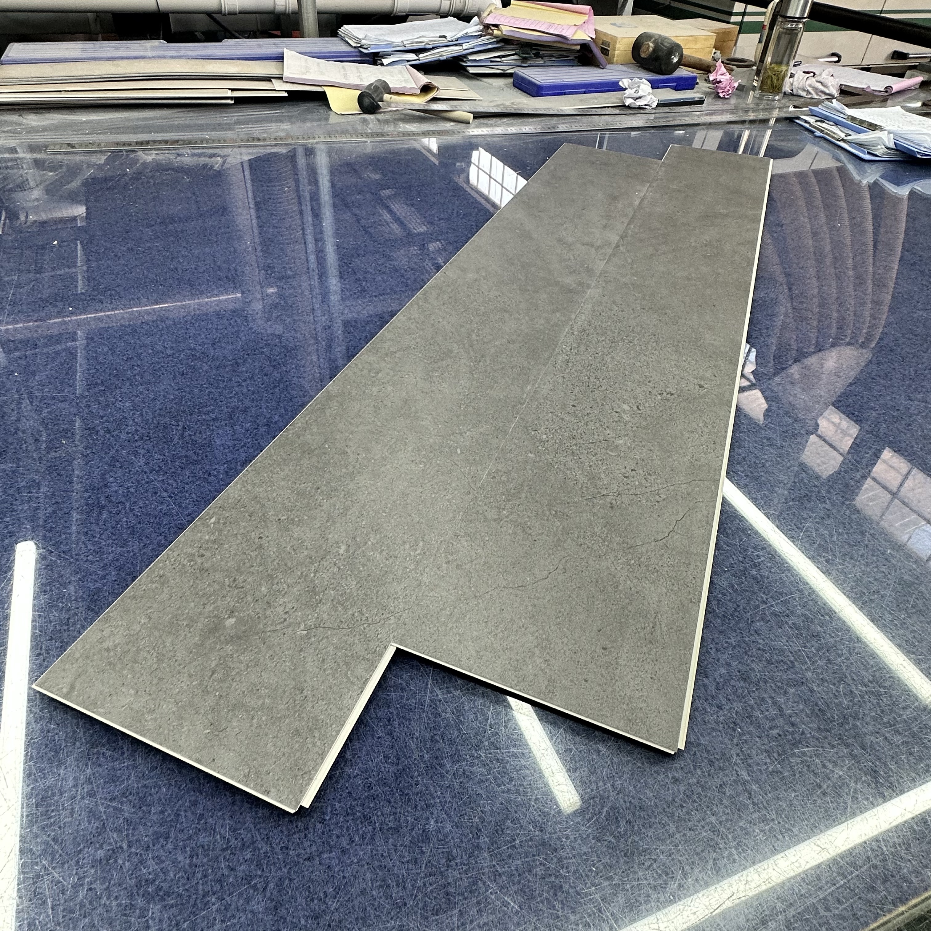 Commercial Luxury Vinyl Pvc Spc Click Lock Plastic Vinyl Interlock Floor Sheet Plank Tiles Waterproof Spc Floor Manufacturer