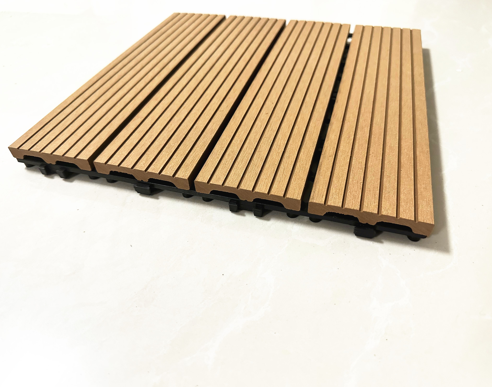 WPC DECKING TILE