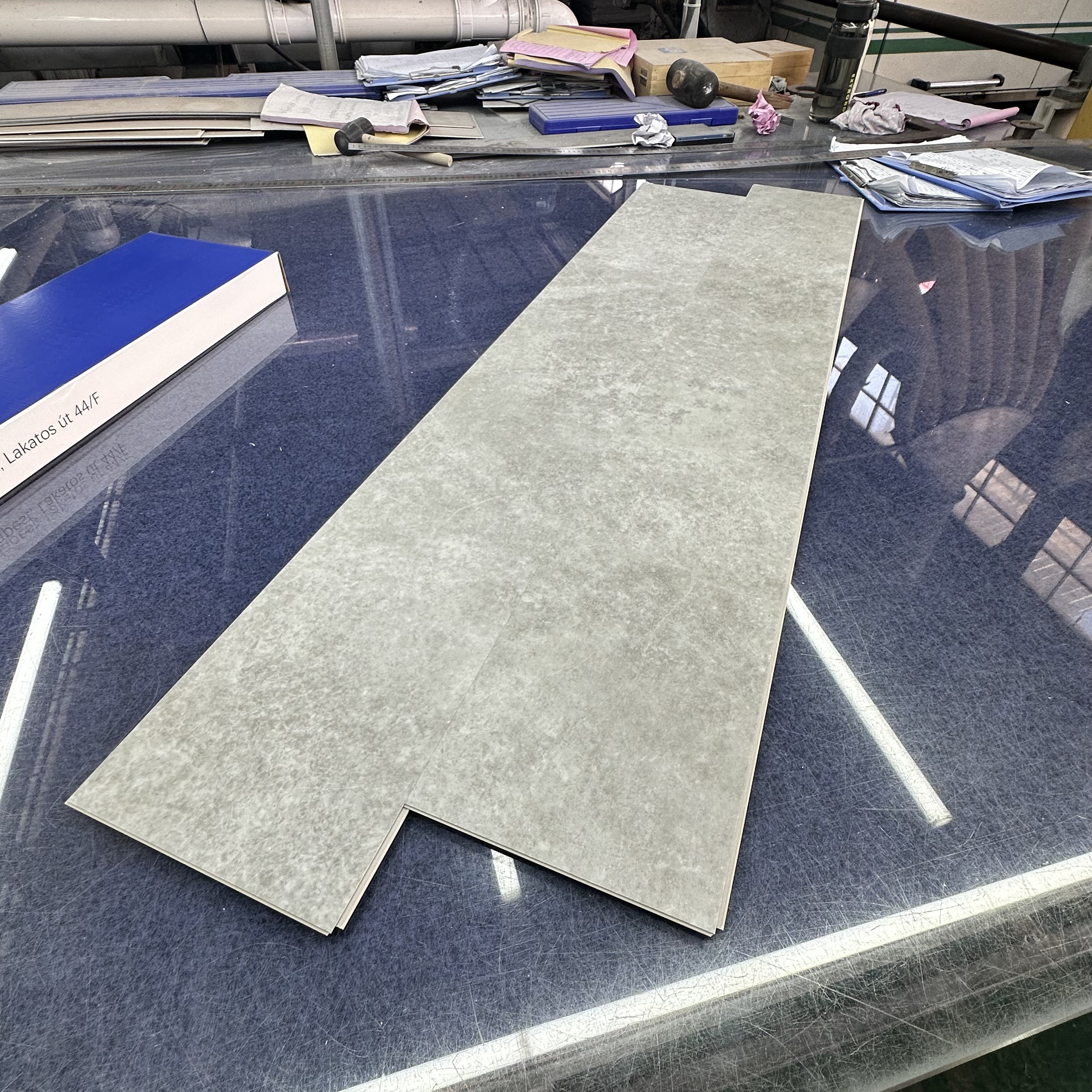 Commercial Luxury Vinyl Pvc Spc Click Lock Plastic Vinyl Interlock Floor Sheet Plank Tiles Waterproof Spc Floor Manufacturer