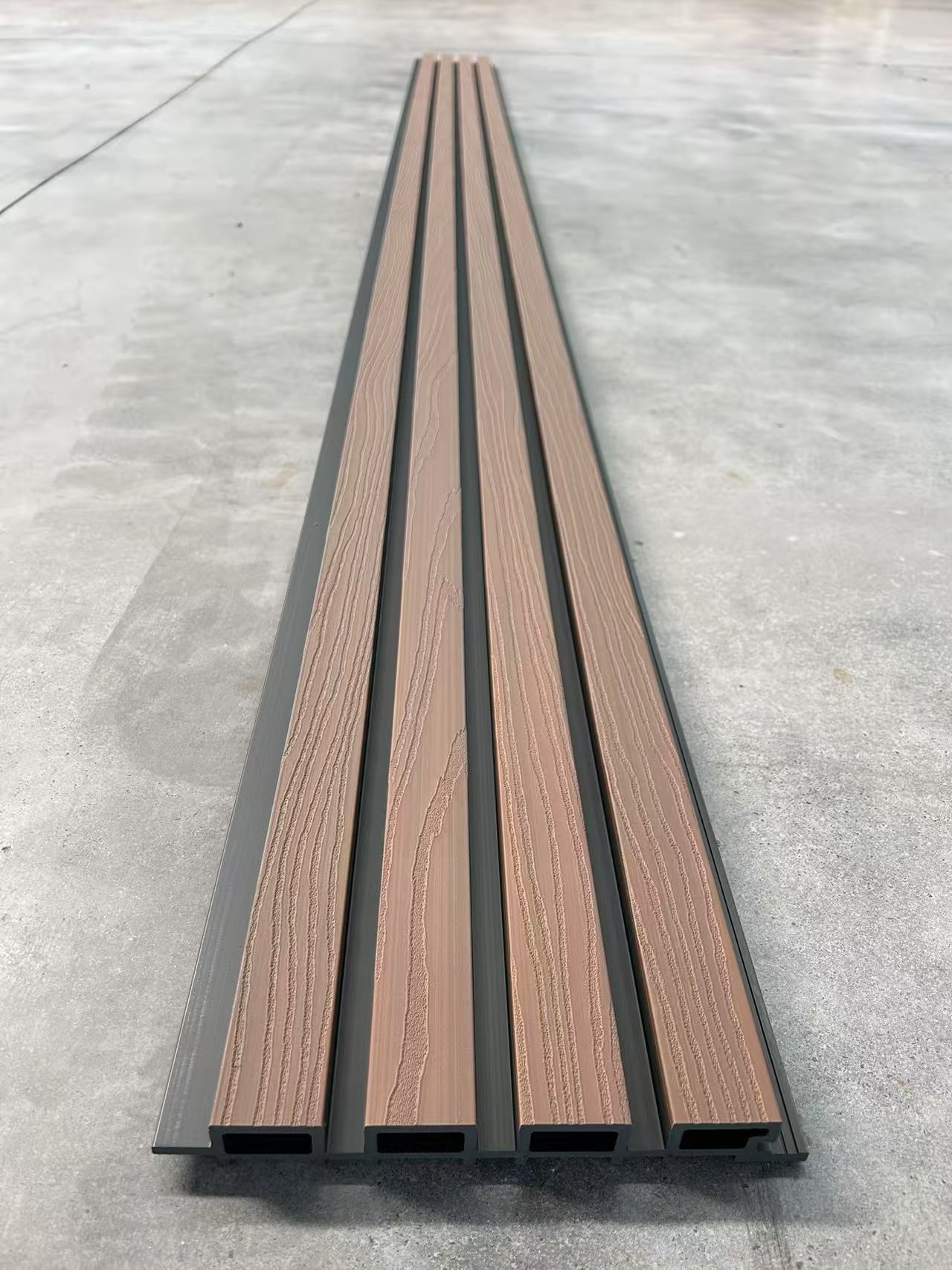 Waterproof Fireproof Fluted Wall Panels for Exterior Cladding Traditional Moisture-Proof Anti-Static for Entertainment Use