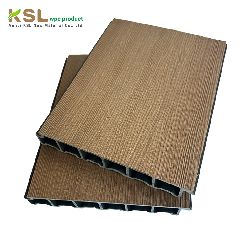 Waterproof Durable Outdoor WPC Flooring Seamless Joints-Traditional Design Wood Grain Surface Anti-Slip Click Locking System