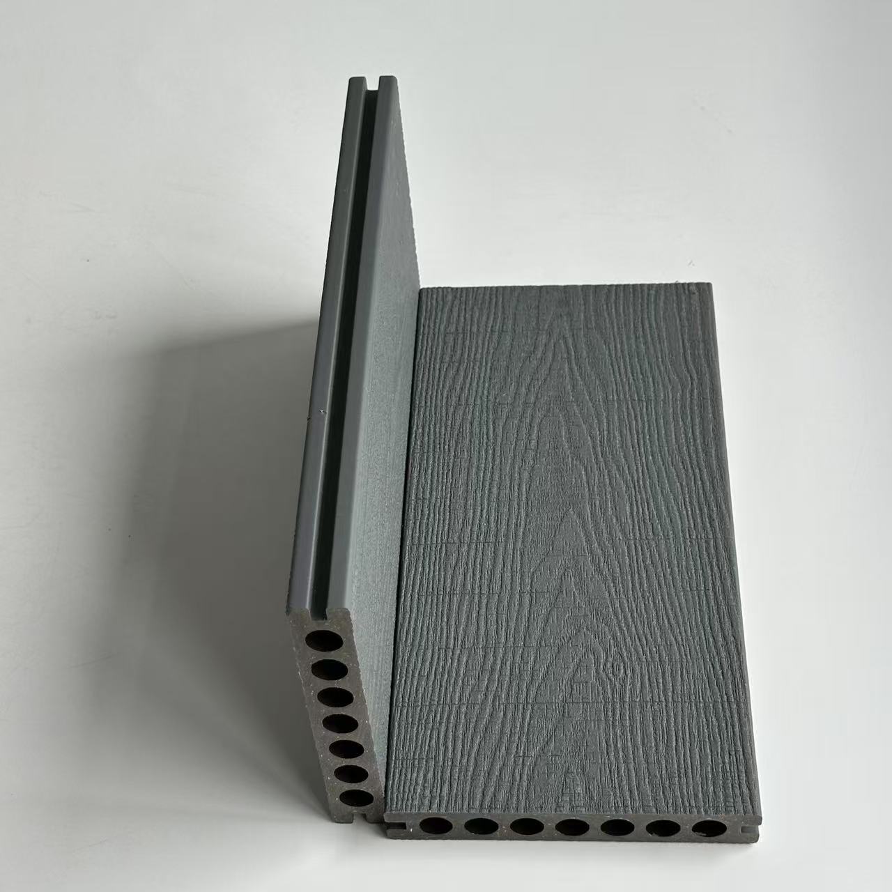 Modern Traditional Outdoor Balcony Floor 18mm Smooth Wood Plastic Composite Waterproof And Anti-Slip Easy Click Installation