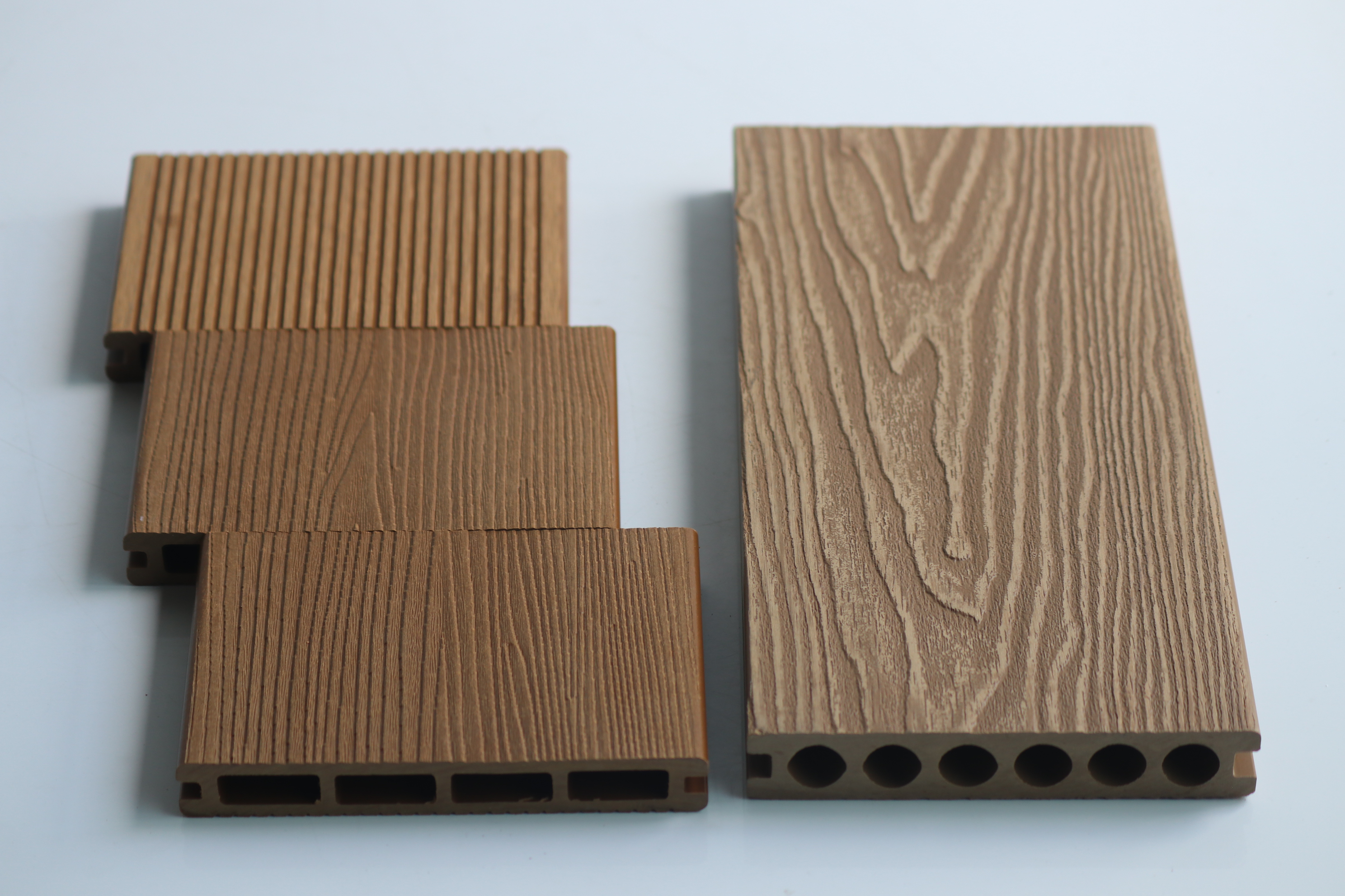 Garage Garden Decking Tiles Waterproof Wood Plastic Composite with Walnut PVC Wood Grain Surface Treatment Garage Tiles