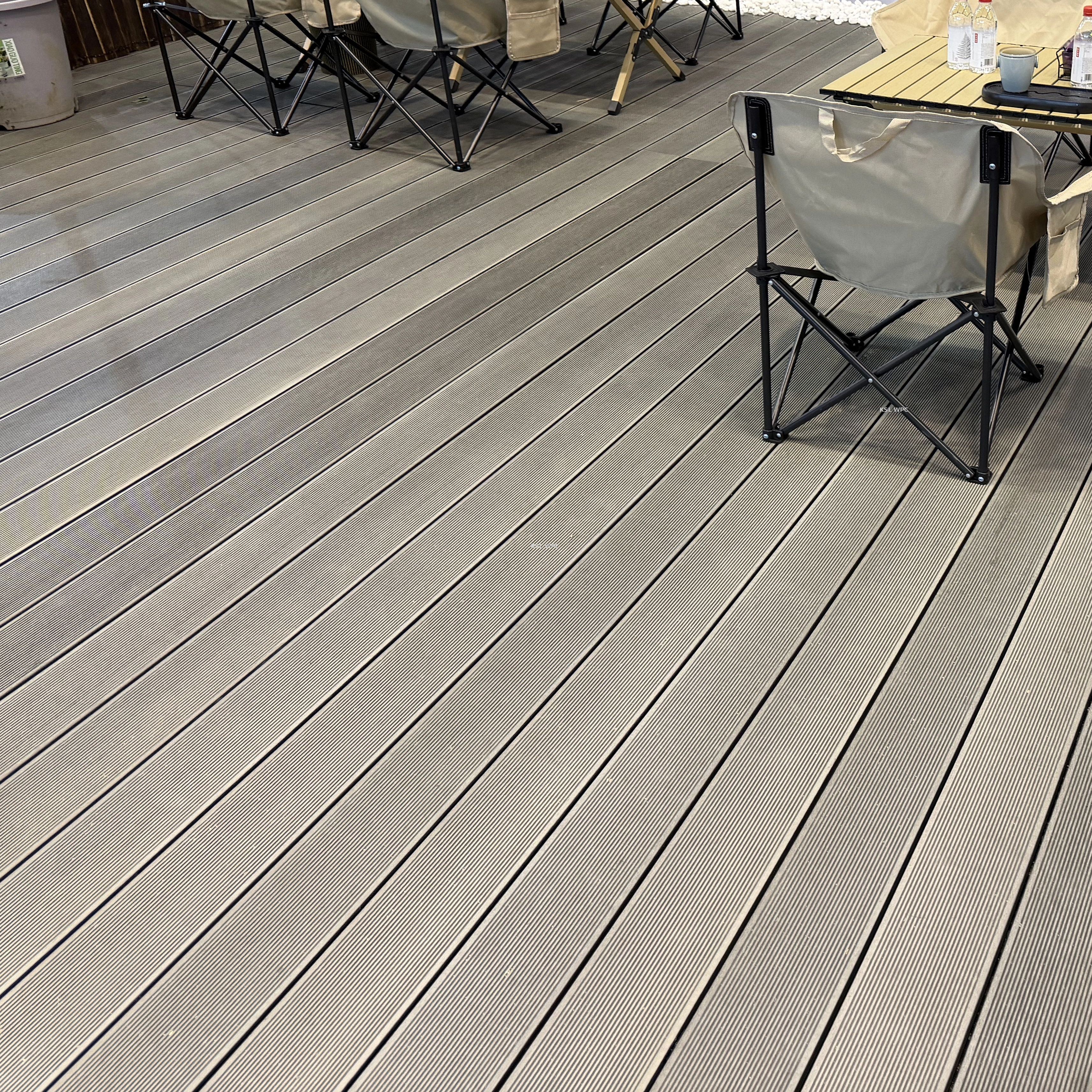 Co-extruded Decking Supplier USA、co-extruded Composite Deck Manufacturer Europe、WPC Co-extruded Flooring Wholesale Southeast Asia