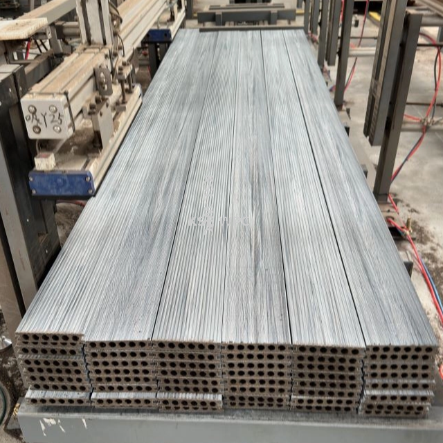 Co-extrusion WPC decking for pool surrounding